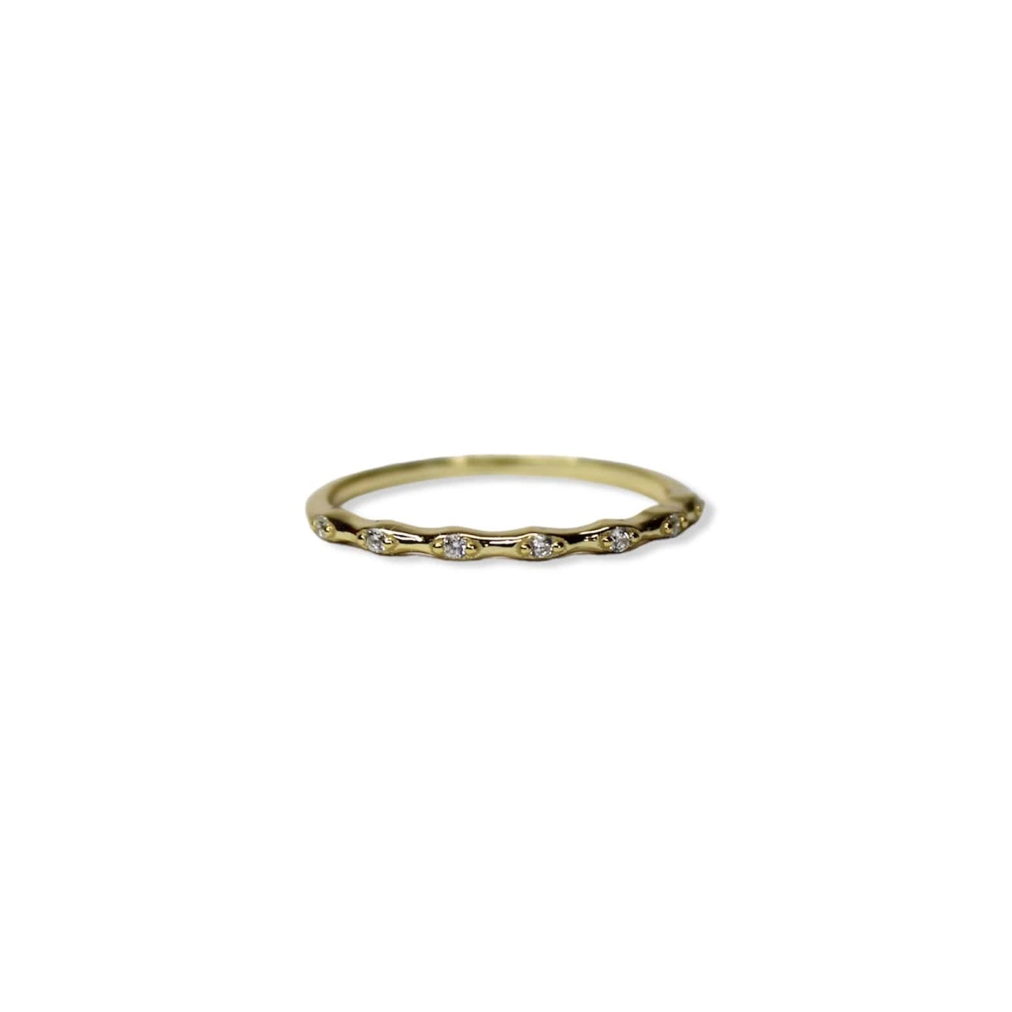 Anillo Delgado Con Mini Zirconias De Plata Chapado En Oro