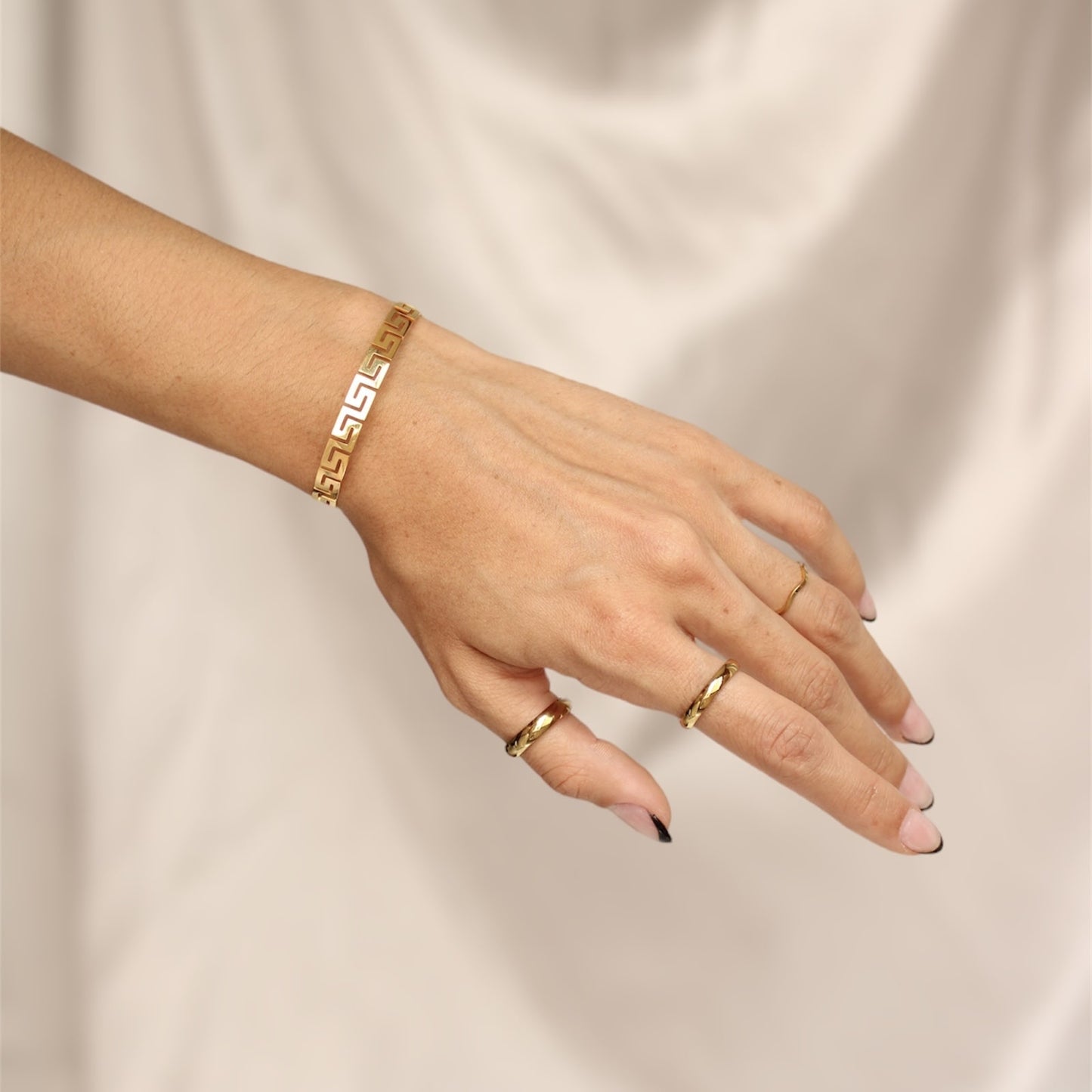 Brazalete Con Grecas De Acero
