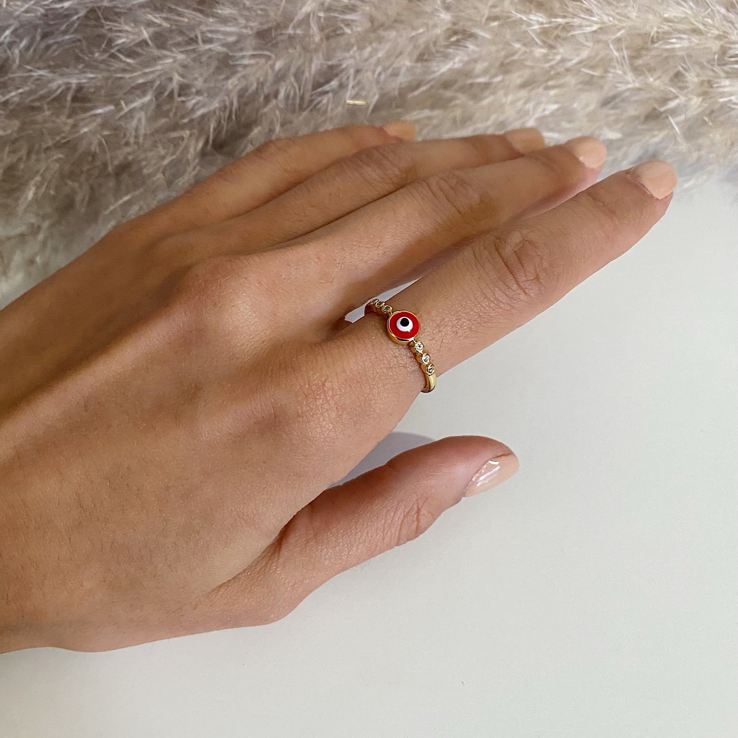 Anillo de Chapa de Oro Ojo Rojo