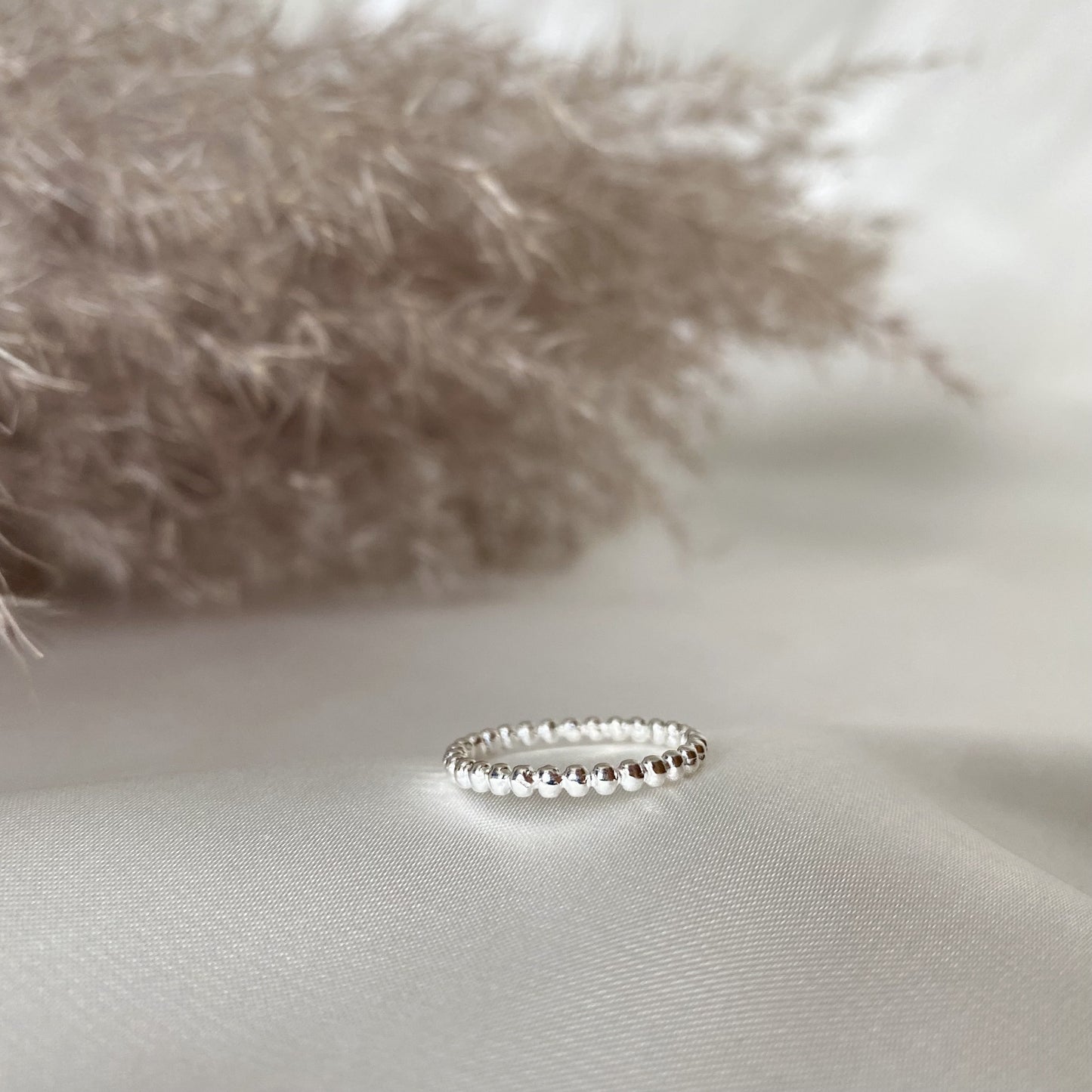 Anillo de Bolitas Grande Plata