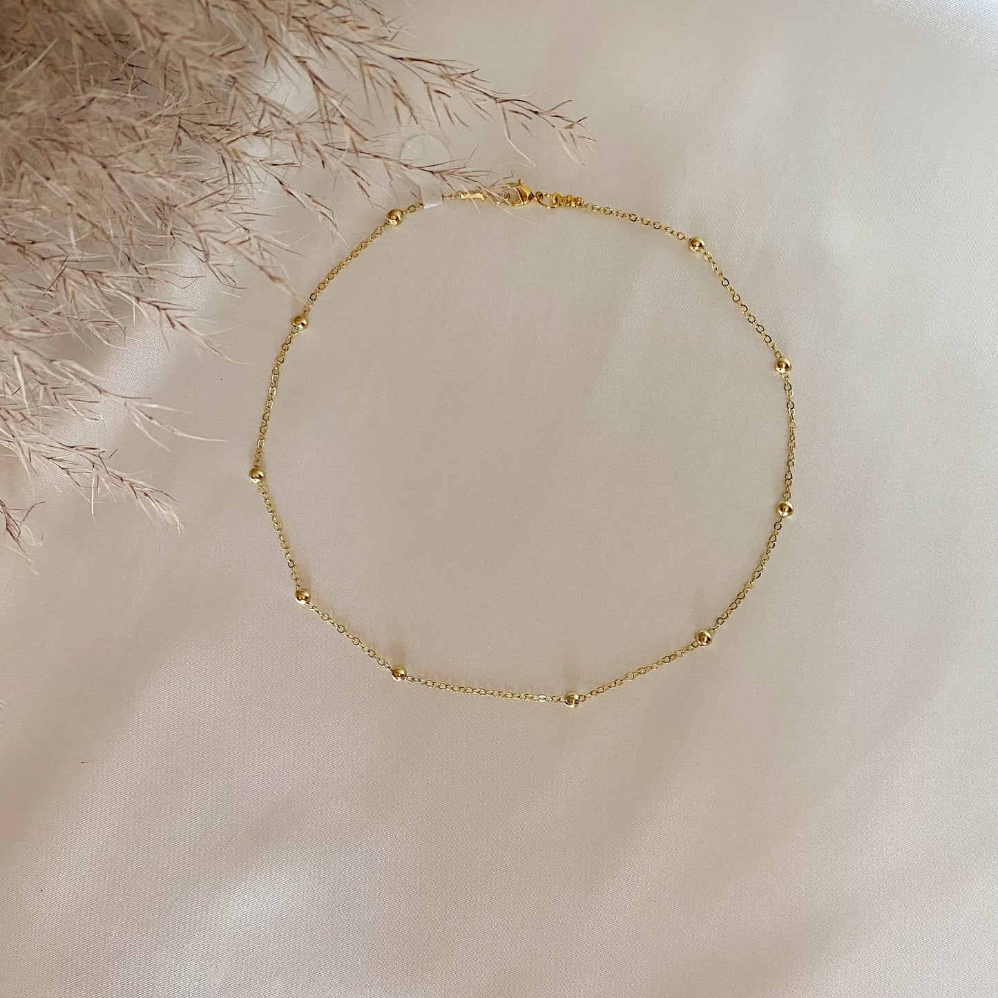 Choker de Chapa de Oro Bolitas Doradas