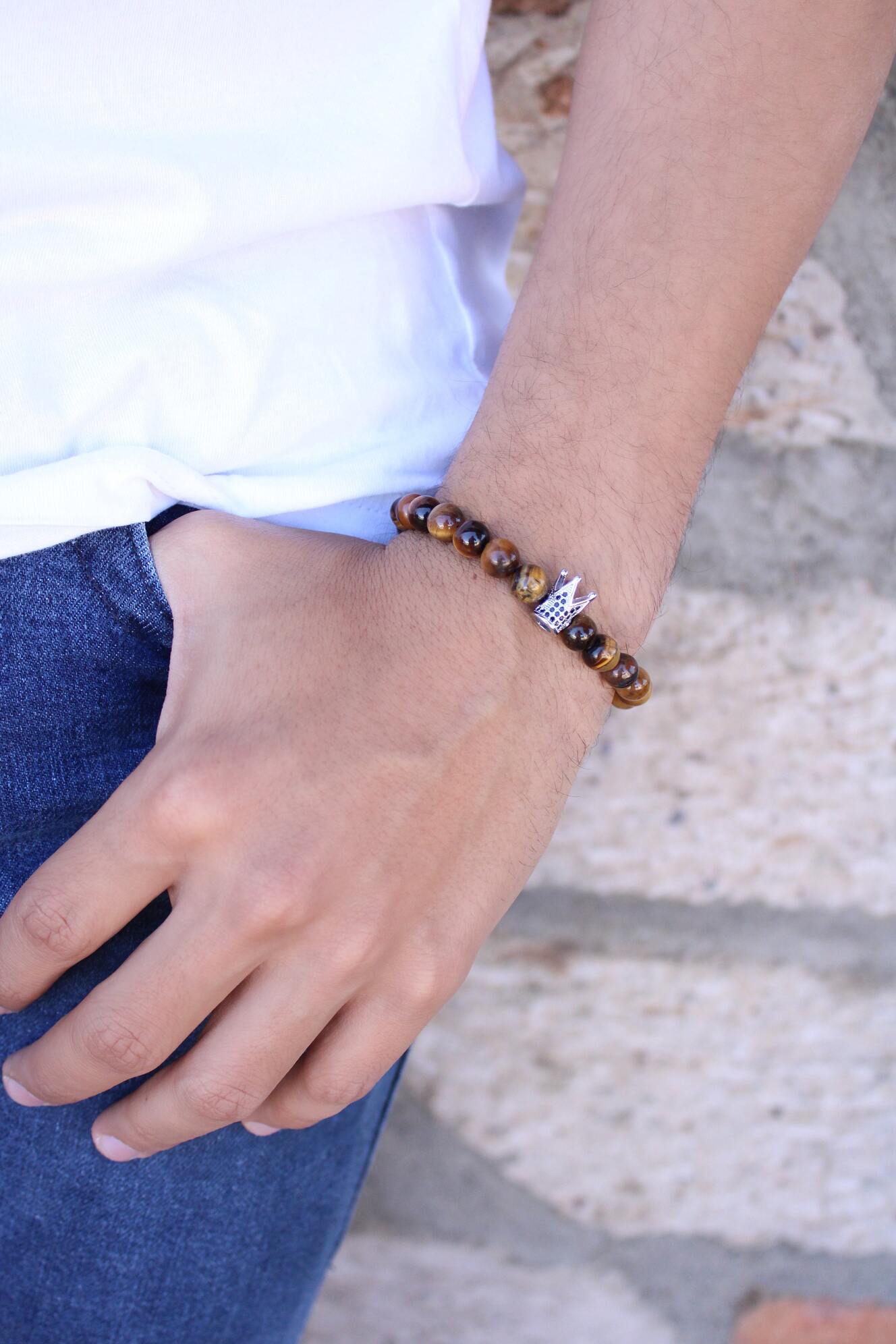 Pulsera Ojo de Tigre Hombre Con Dije de Corona