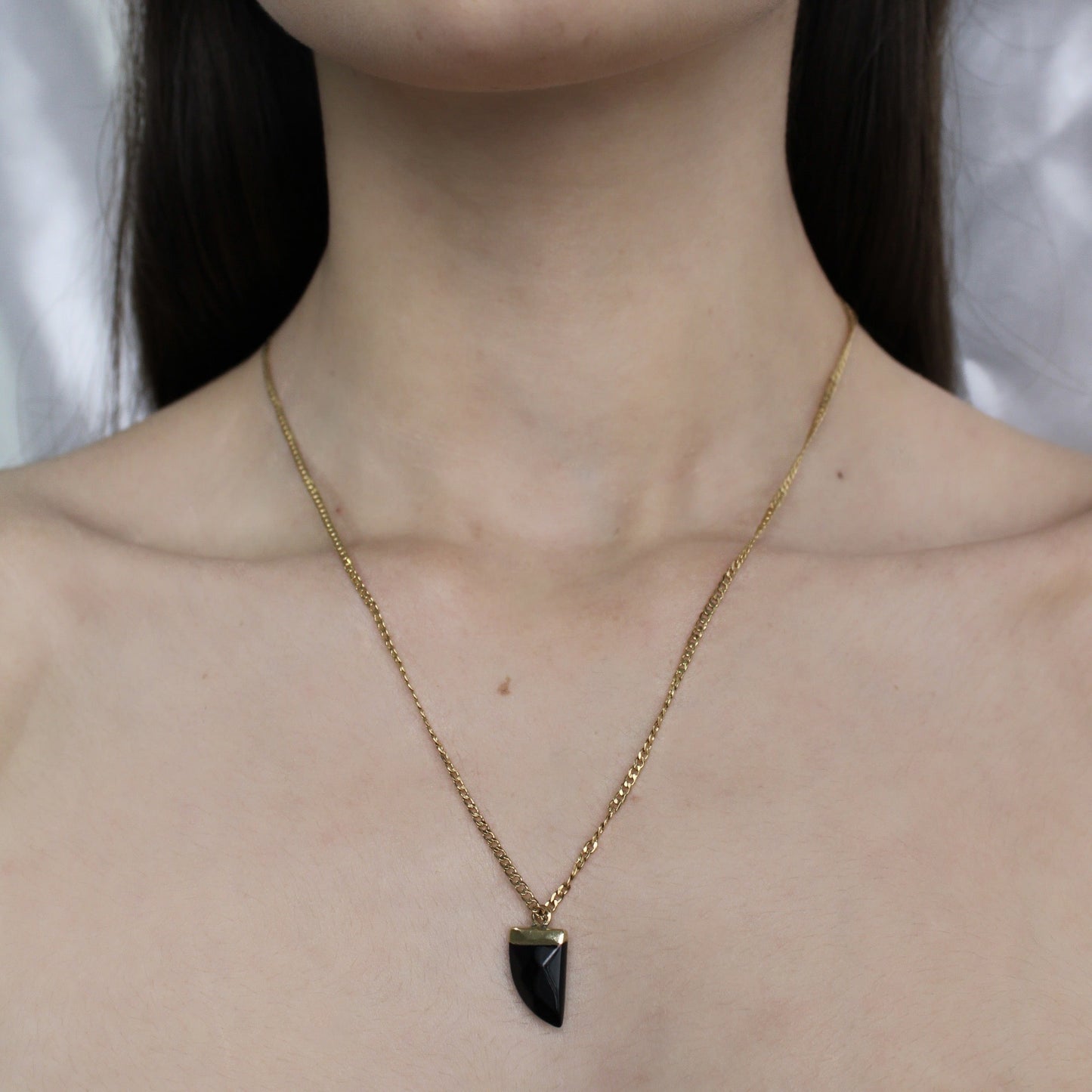 Collar de Colmillo Grande