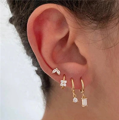 Set "Zirconia Cuadrada" Con 4 Aretes Dorados