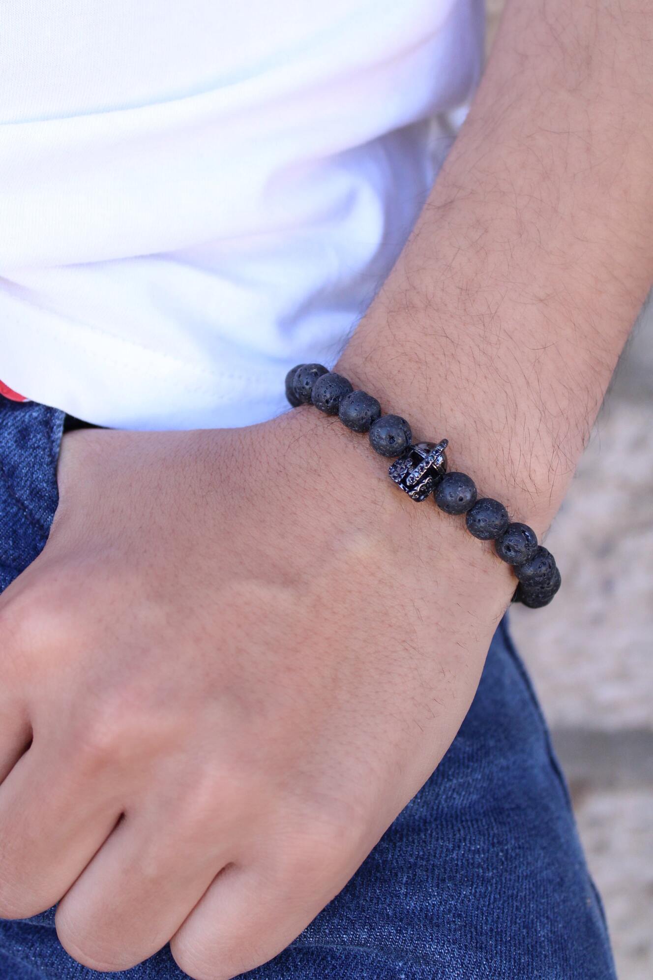 Pulsera Ojo de Tigre Para Hombre Piedra Volcánica Con Casco negro